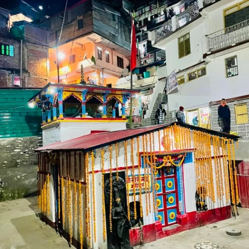 Gaurikund hot spring Kedarnath trek starting point