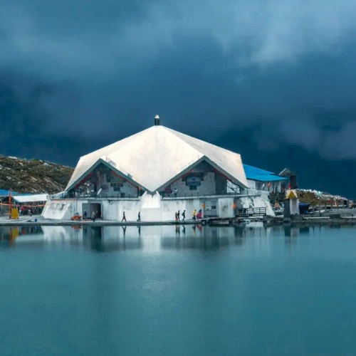 Hemkund Sahib Sikh gurudwara glacial lake Chamoli